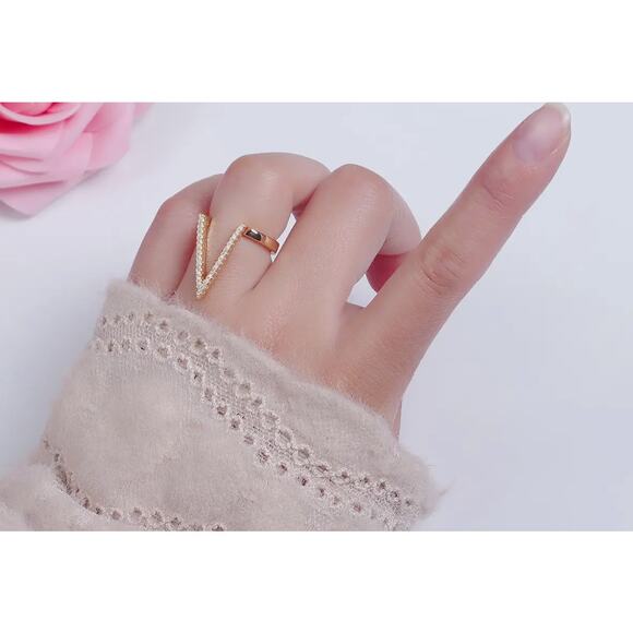 Micropave V Shaped Chevron Ring Adjustable NWT - Picture 3 of 5